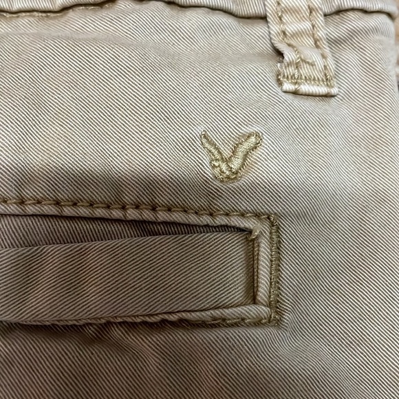 American Eagle Outfitters size 8 Midi Chino Tan Color Mid-rise 5” Inseam Shorts - Picture 5 of 12